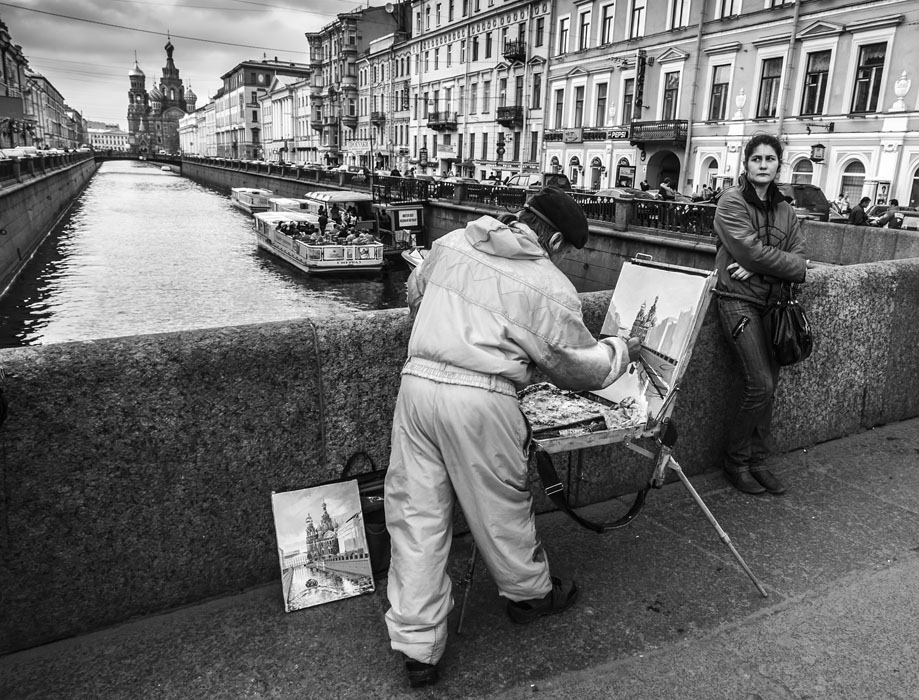 painting on the Griboyedov Canal...
